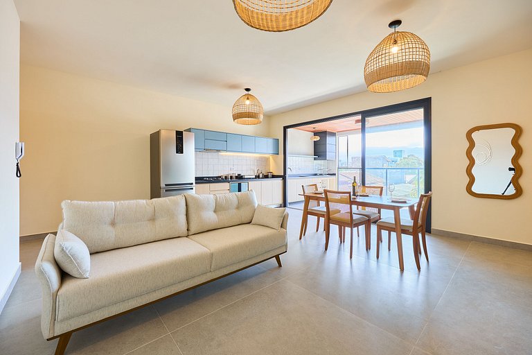 Deluxe 2-Bedroom Apartment Near the Sea