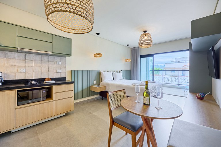 Loft con balcón cerca del mar