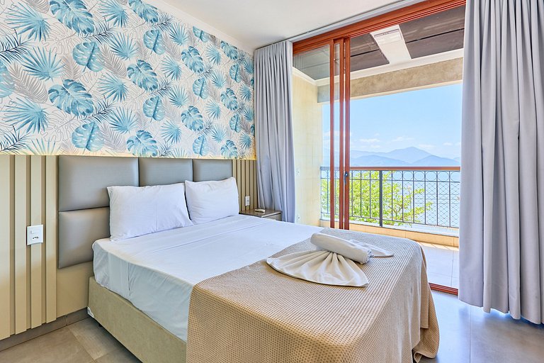 Two-bedroom apartment with sea view (2)