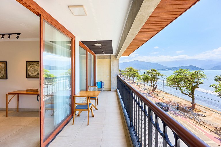 Apartamento de 3 dormitorios con vista al mar