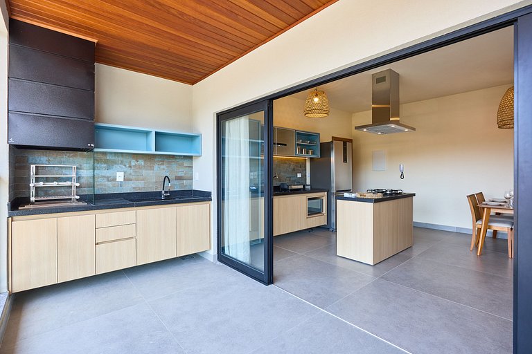 3-bedroom apartment near the sea