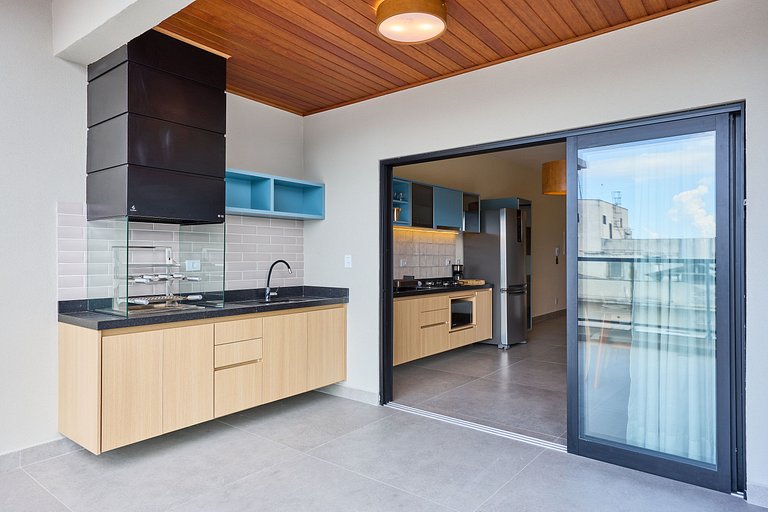 Deluxe 2-Bedroom Apartment Near the Sea